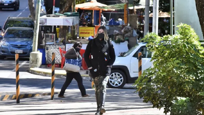 Martes fresco a cálido, con vientos del sur y lluvias puntuales