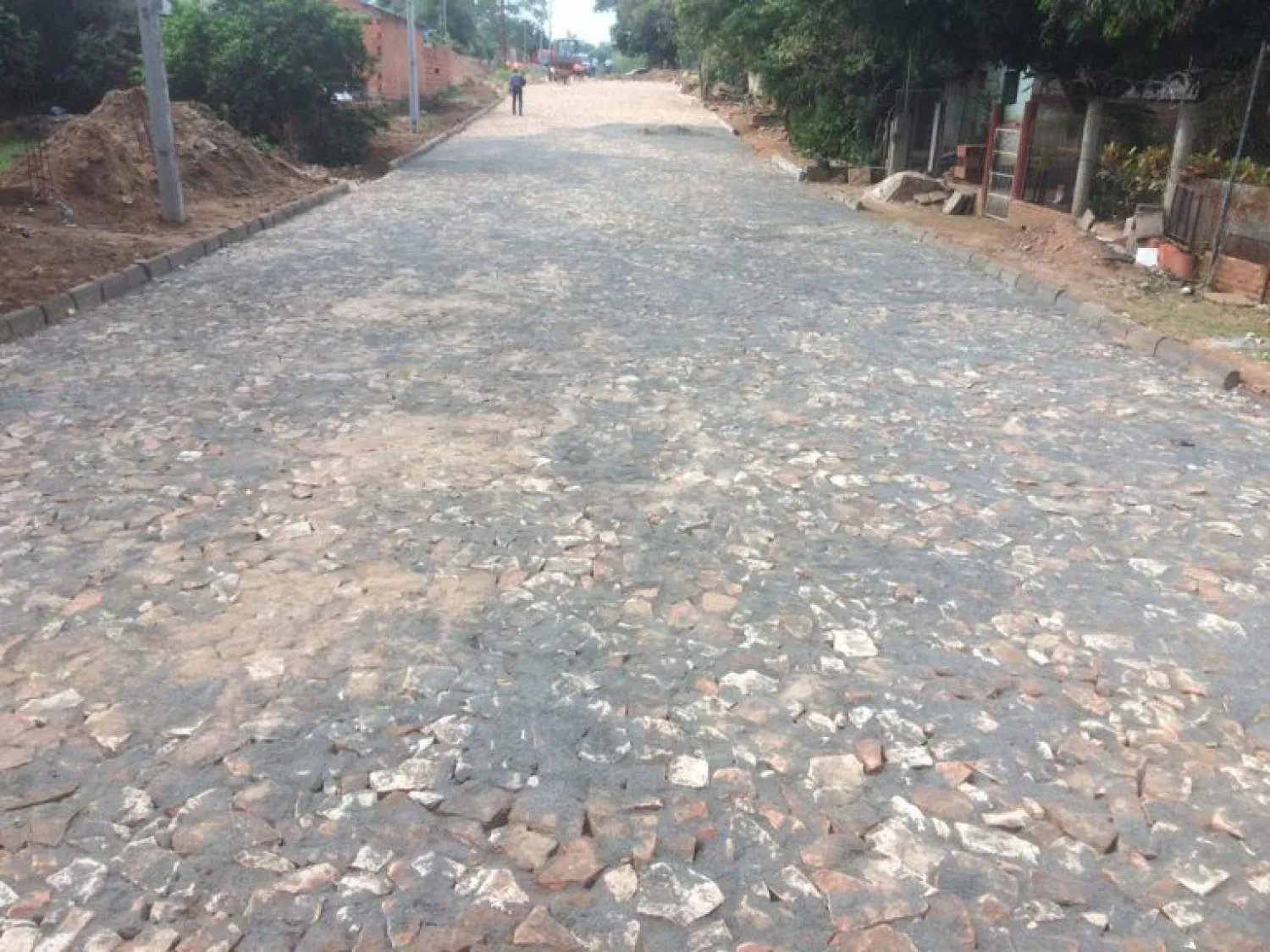 Villarrica avanza con nuevos tramos de empedrado para sus barrios y compañías