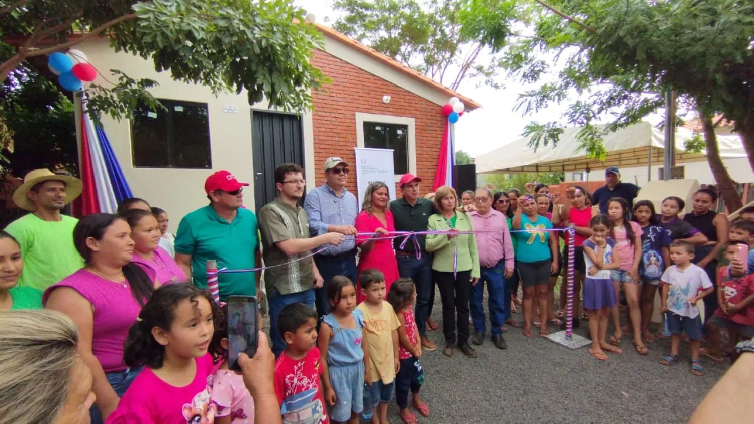 MUVH inaugura 68 viviendas en la colonia Yaguati de Cerro Corá