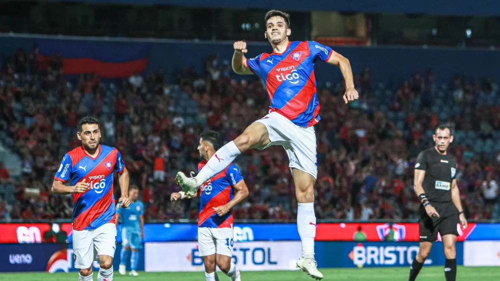 Damián Bobadilla “enamora” a un gigante del continente