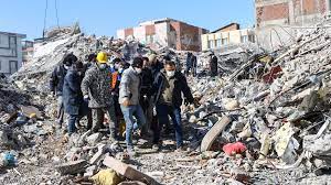 Turquía: rescatado un bebé de 7 meses y otras 6 personas, 140 horas después del terremoto