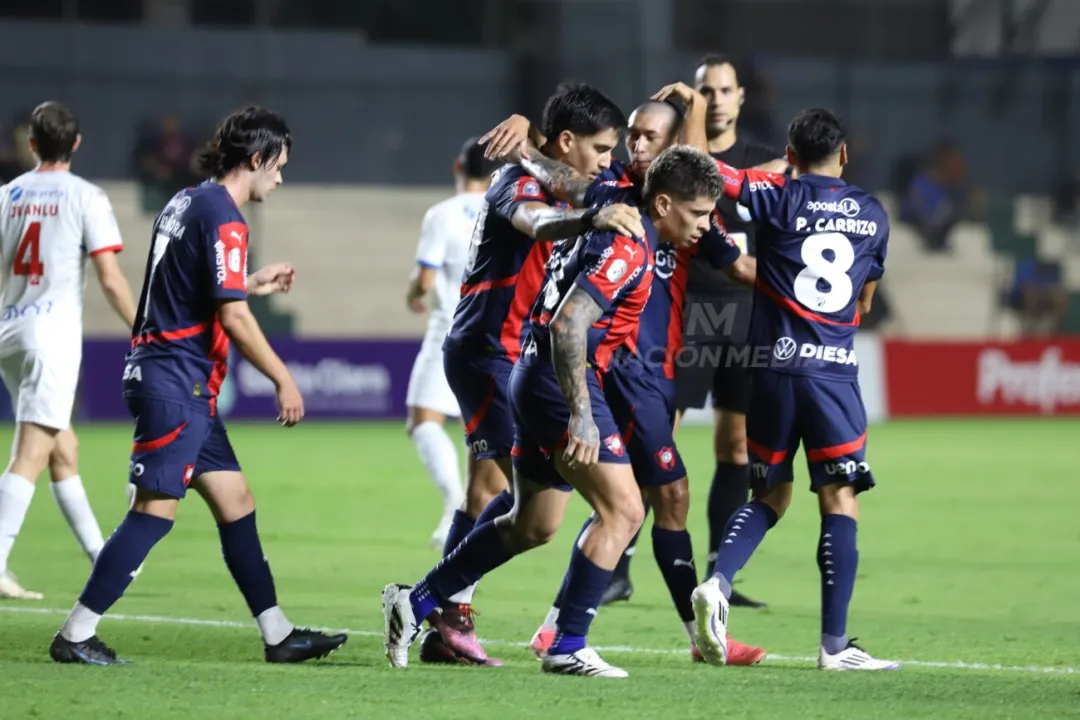 Cerro Porteño tuvo una noche tranquila y derrotó sin problemas a Nacional