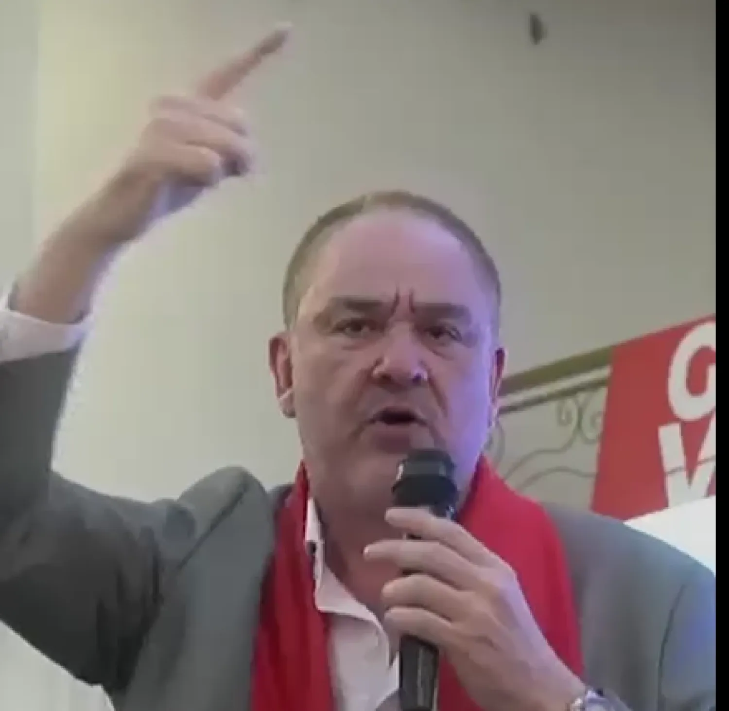 González Vaesken insta a soñar con días mejores para Ciudad del Este durante encuentro con dirigentes colorados