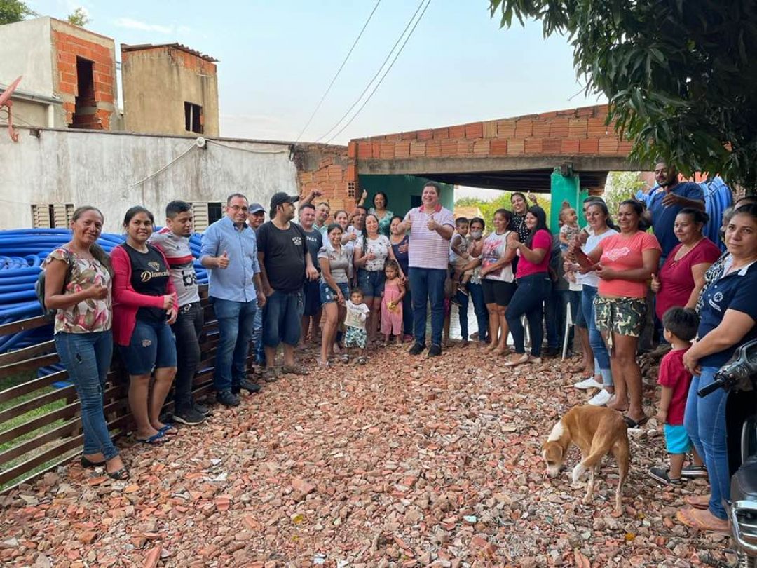 Diputado Acosta entregó 2.000 metros de caños a Fracción Asturias para agua potable