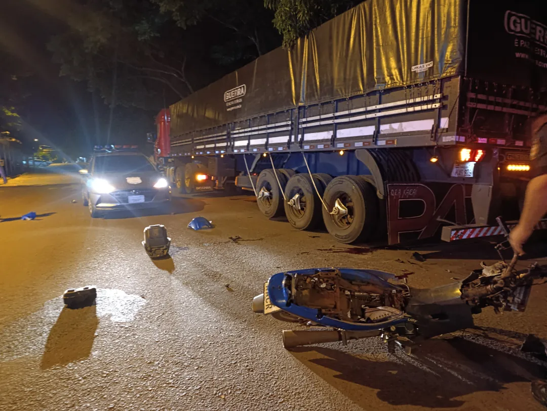 PJC: Motociclista pierde la vida luego de chocar contra un camión estacionado