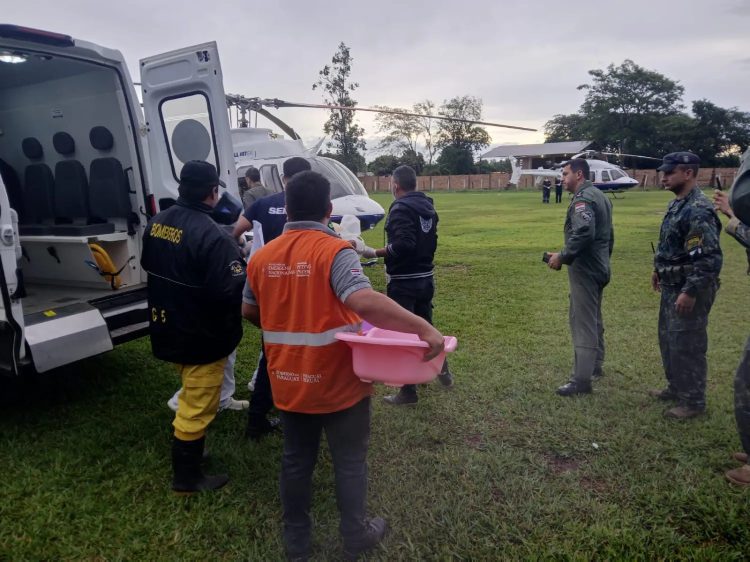 Gobierno del Paraguay realiza traslado de recién nacidos del Hospital de Santa Rosa a centros especializados tras temporales