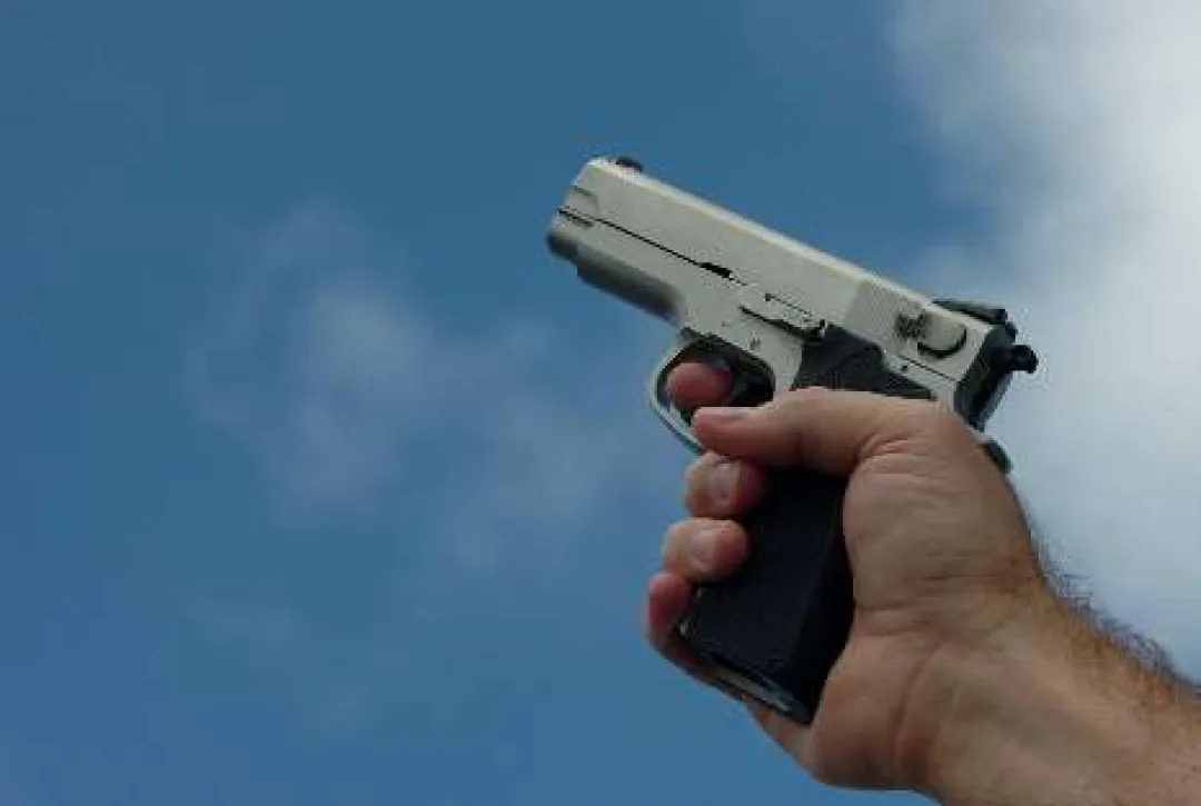 PJC: Mujer sufre herida por bala perdida cuando se encontraba sentada frente a su casa