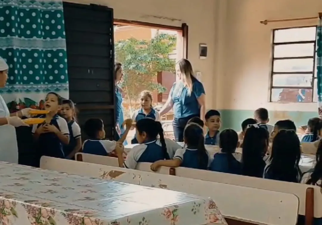 Gobernación de Amambay verifica almuerzo en la escuela Mariscal López de PJC