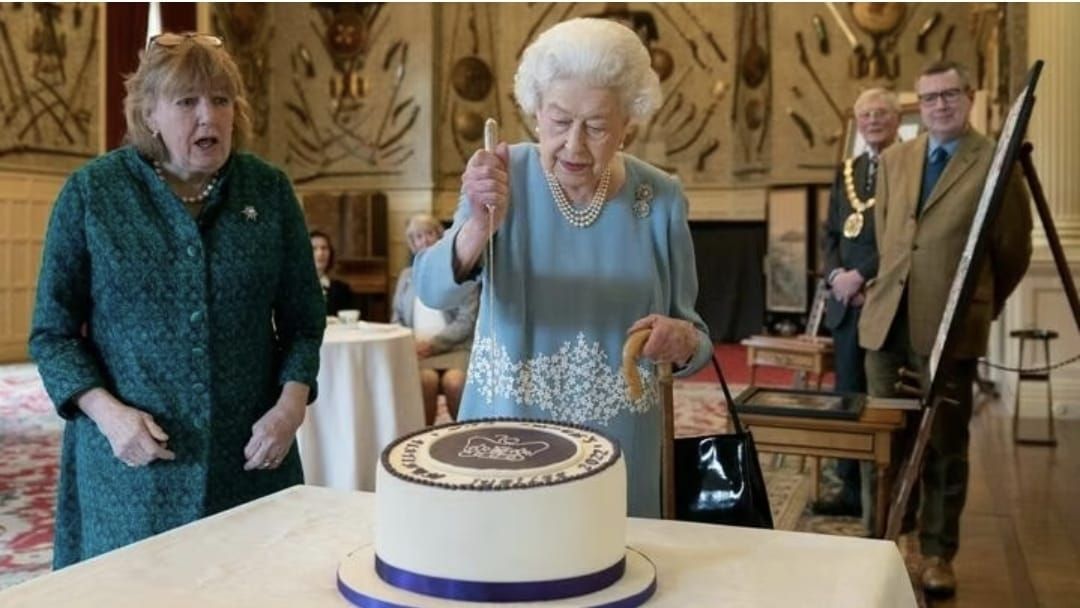 Isabel II celebra 70 años en el trono, la reina más longeva de la historia