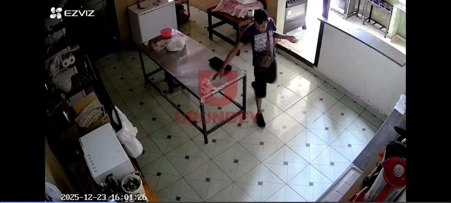 PJC: Captan en video a un sujeto hurtando caja registradora de un restaurante