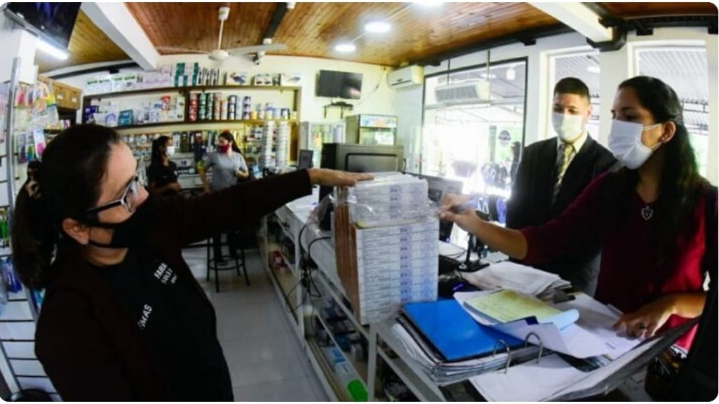 DINAVISA realiza control de postcomercialización de productos para la salud