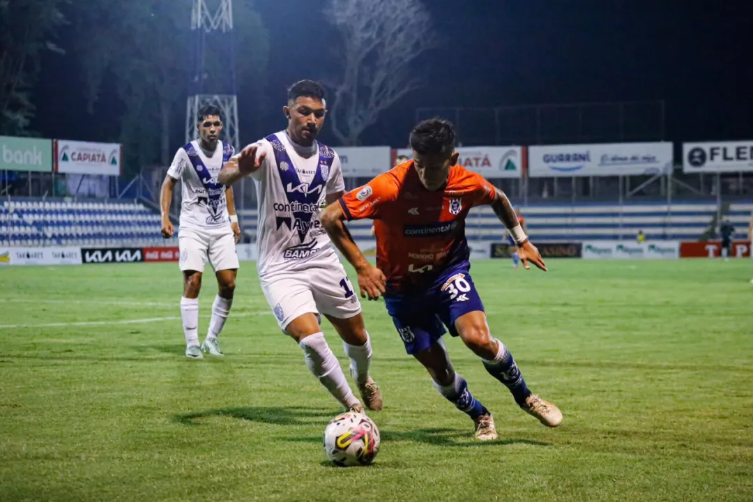Ameliano no lo sentenció y el 2 de Mayo rescató un punto en el final