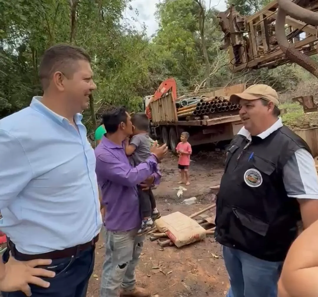 Gobernador verificó avance de obras del futuro pozo artesiano del asentamiento San Rafael de PJC