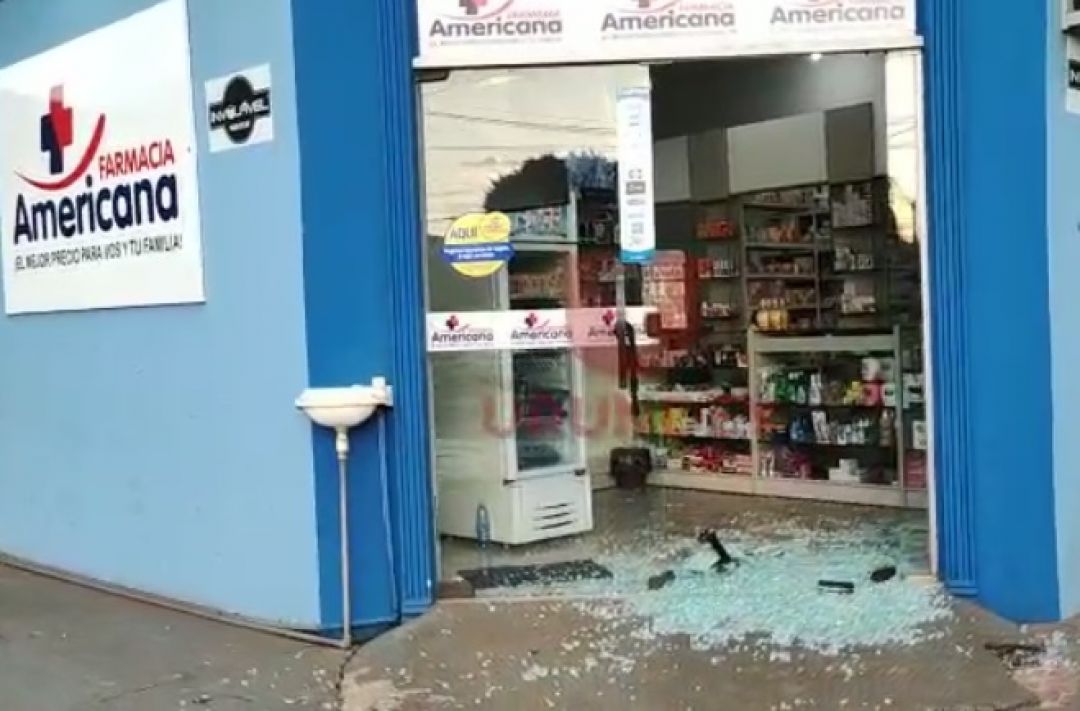 Violentan local de Farmacia Americana sin lograr llevarse la recaudación