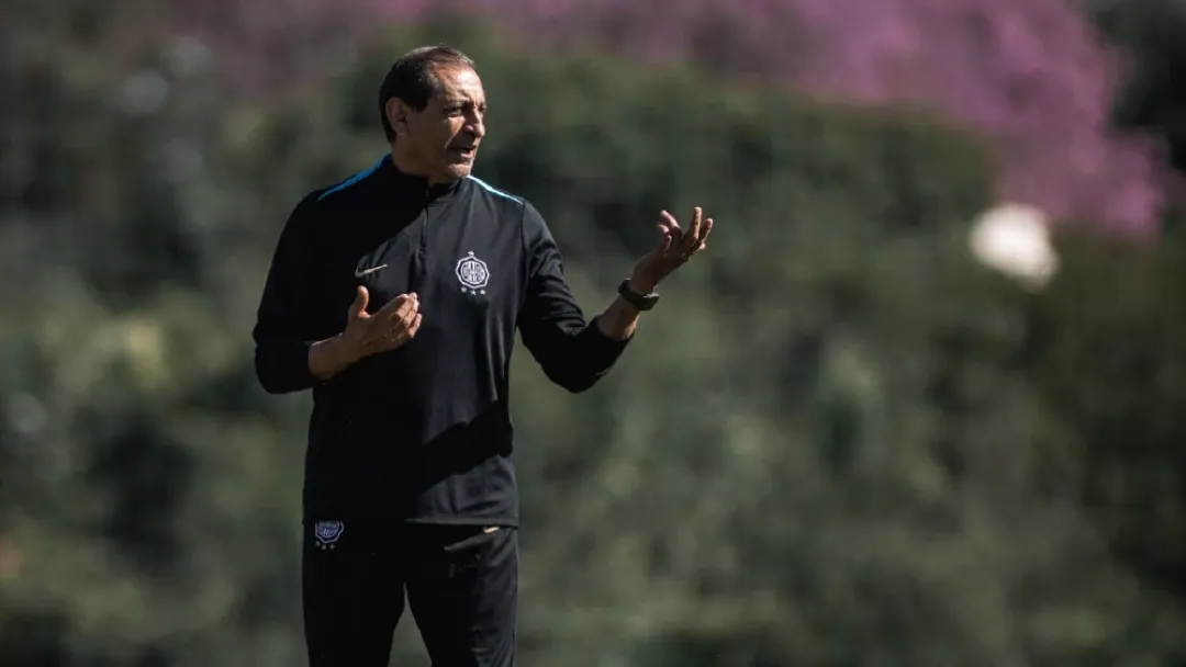 Ramón Díaz deja de ser entrenador de Olimpia tras nueva derrota