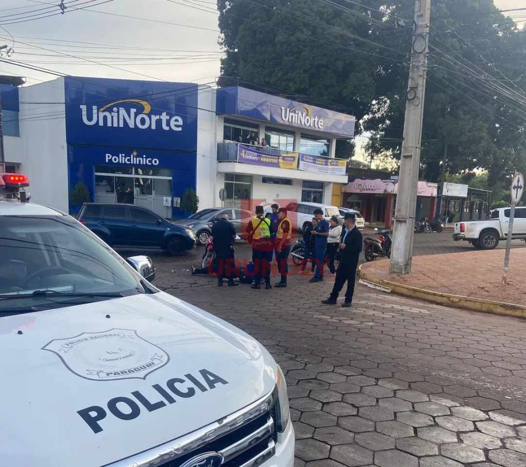 Motociclista queda con lesiones tras impactar contra una camioneta en el centro de PJC