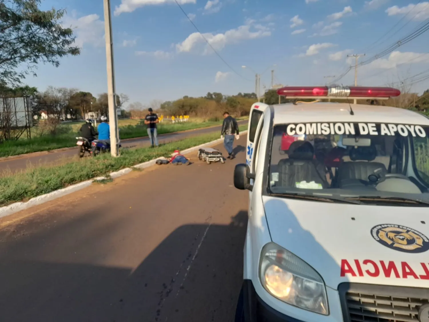 Motociclista brasileño fallece tras chocar contra columna en Capitán Bado