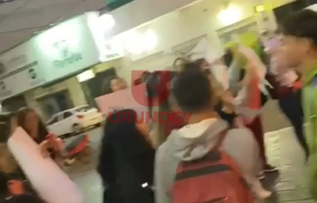 Alumnos de la UNINTER-PJC se movilizan contra la coordinadora de la carrera de bioquímica