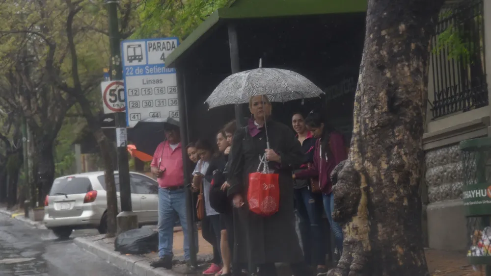 Meteorología prevé jueves cálido, con lluvias y tormentas eléctricas