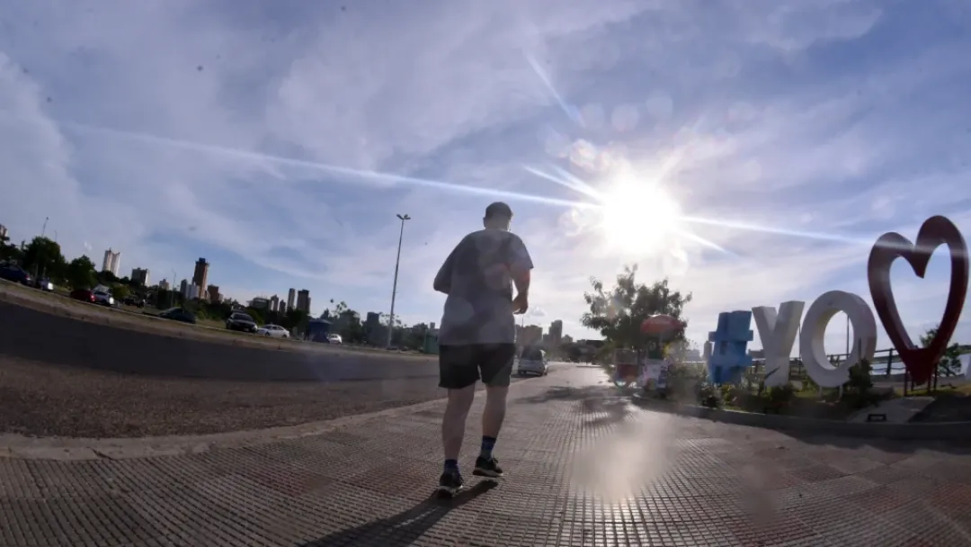 Martes caluroso, húmedo y con posibles tormentas eléctricas