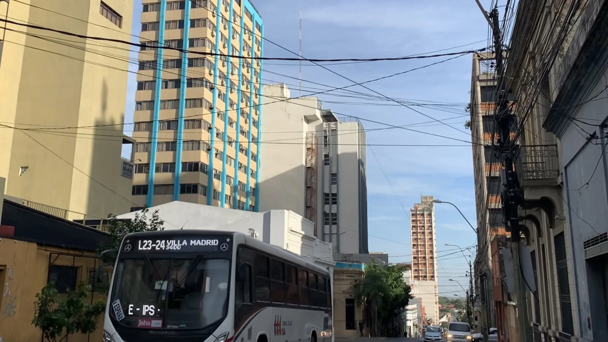 Persiste el clima caluroso y chaparrones en distintos puntos del país