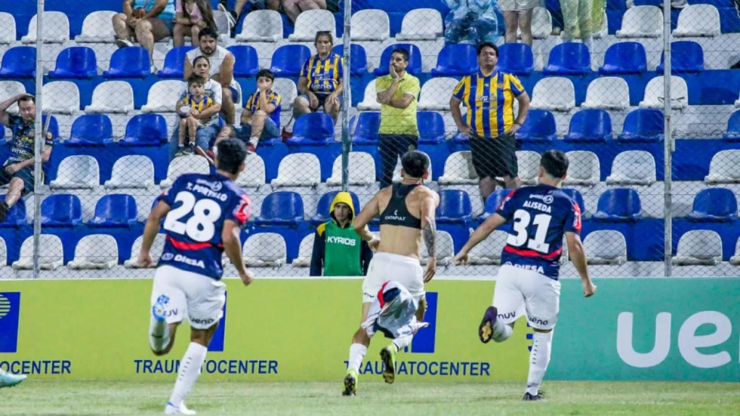 Cerro Porteño sufre, gana y se pone a un punto del líder Guaraní