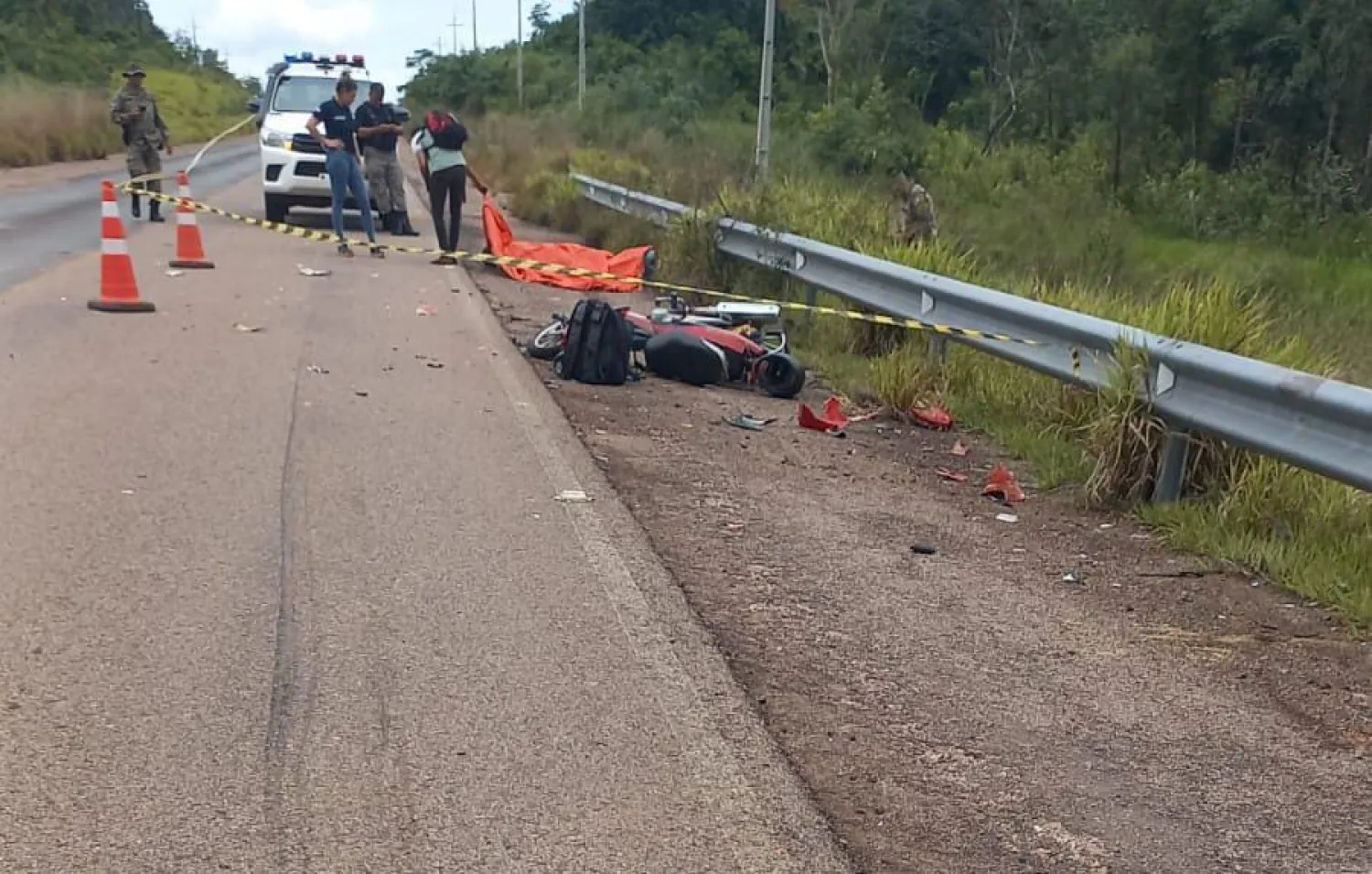 Sexagenario a bordo a una motocicleta fallece tras colisión con camioneta en Bella Vista Norte