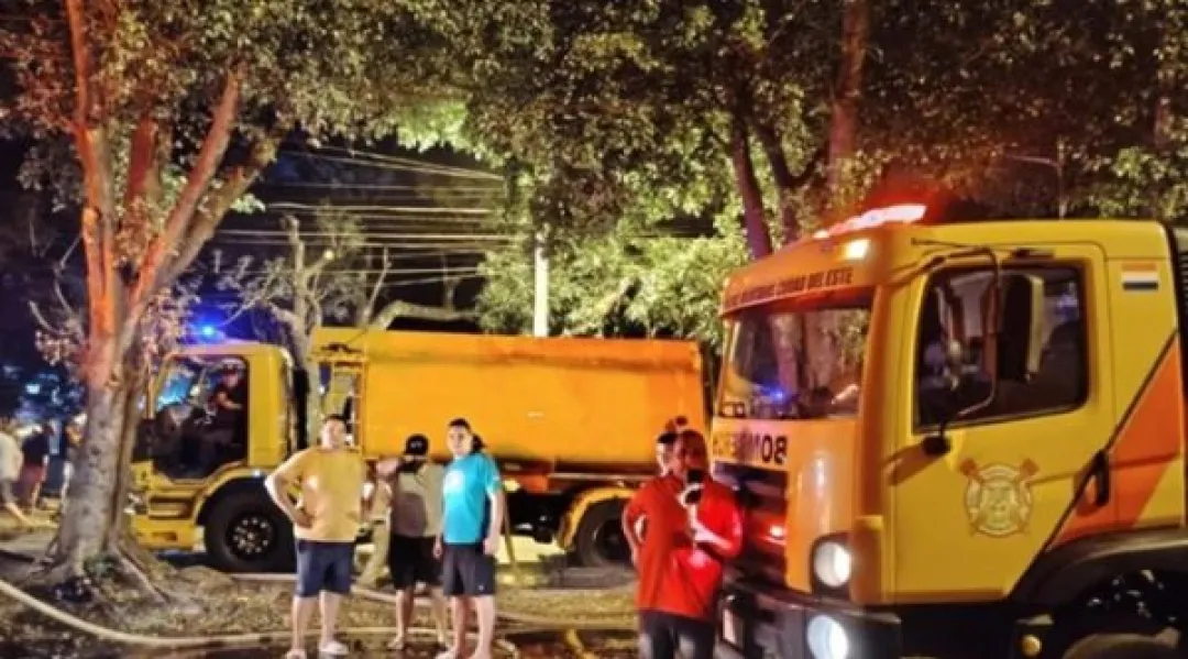 Tragedia en CDE: adultos mayores mueren atrapados en incendio en local comercial