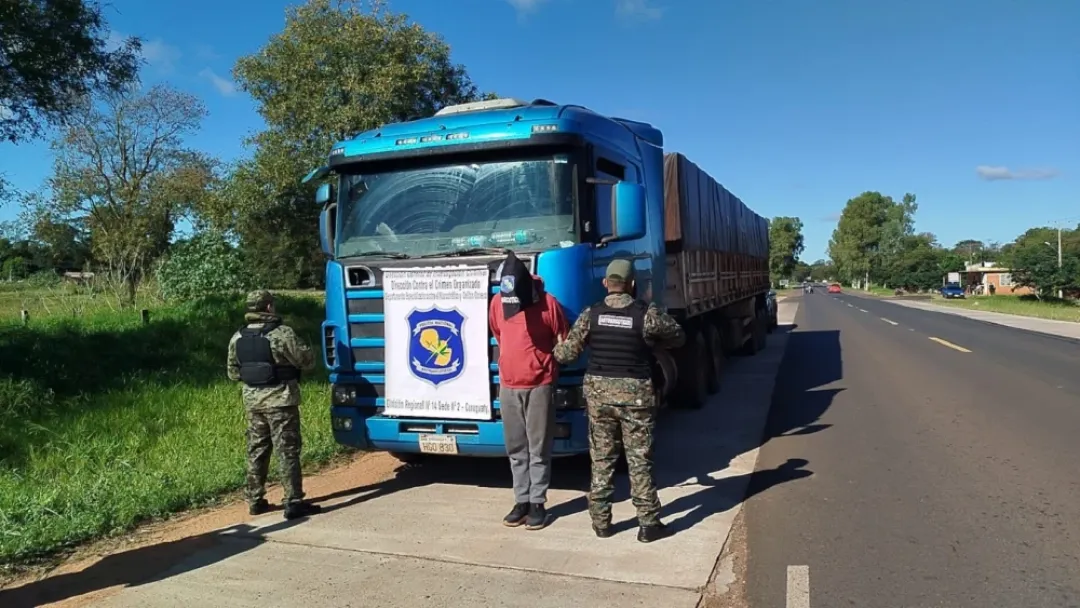 Camión con doble fondo llevaba casi cuatro toneladas de marihuana rumbo al Brasil
