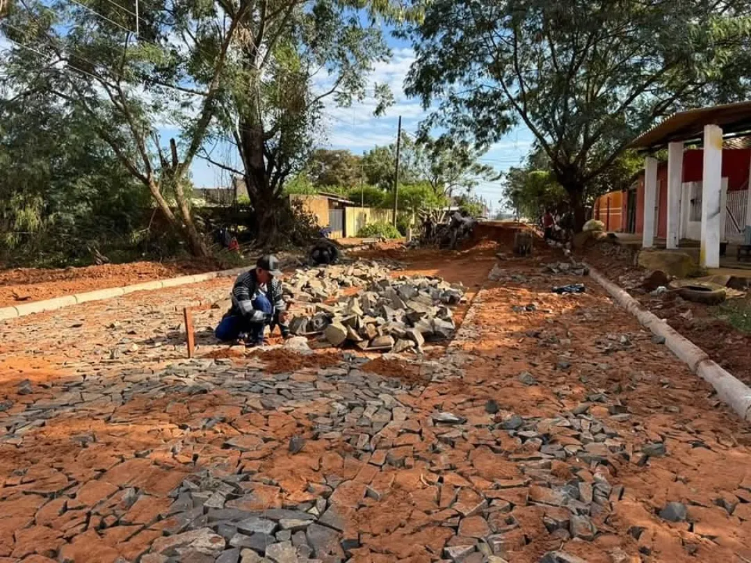 Gobernación de Amambay anuncia nuevas obras de empedrados en el departamento