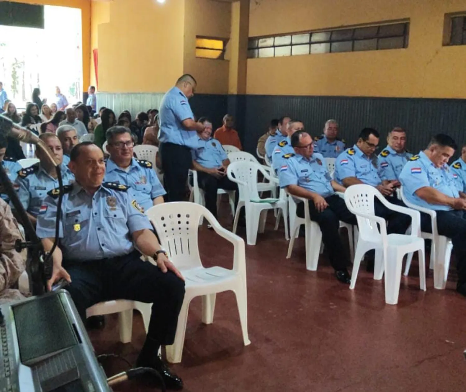 Dirección de Policía de Amambay reconoce a 17 suboficiales con tres décadas de trayectoria