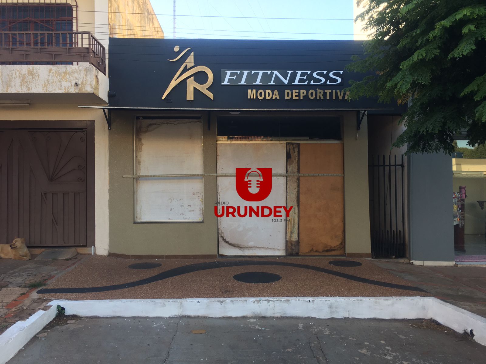 Disparan contra local de ventas de ropas Deportivas