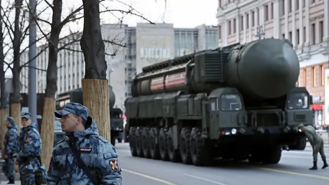 Rusia lanzó este lunes contra Ucrania más de un centenar de misiles, según Zelenski