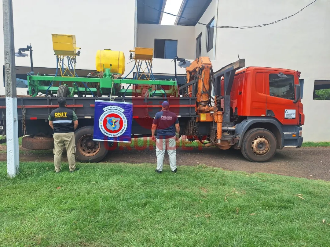 Incautan en Cerro Corá un camión que transportaba una sembradora de pasto indocumentada