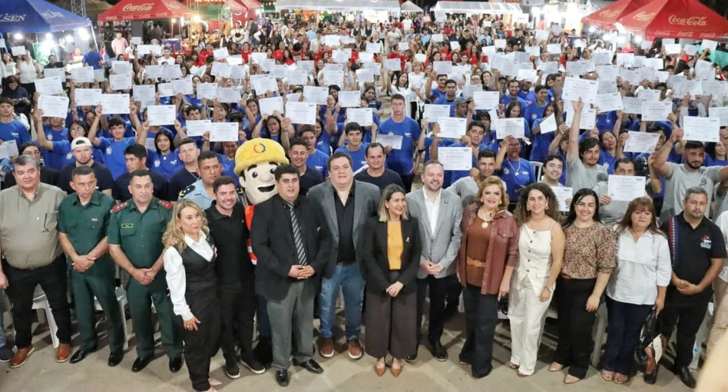 Certifican a más 400 nuevos egresados en Guairá, para acceder al mercado laboral