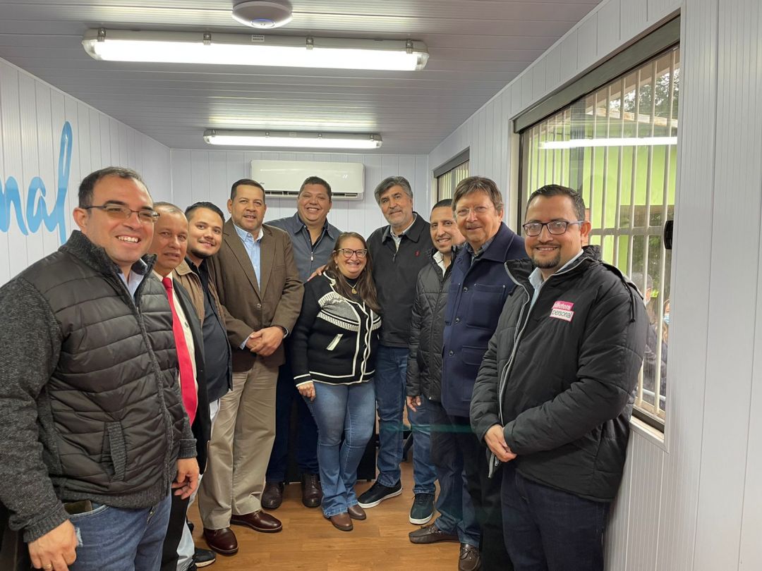 Diputado Acosta y la Conatel inauguran telecentros en colegios de PJC