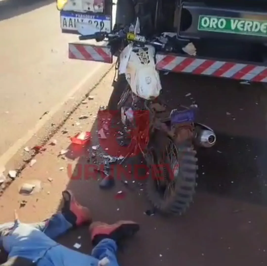 PJC: Motociclista pierde la vida al chocar contra camión estacionado en la ruta PY05