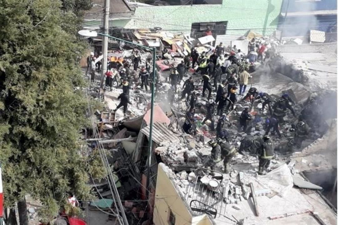 Explosión colapsa vivienda y causa un muerto y 12 heridos en Ciudad de México