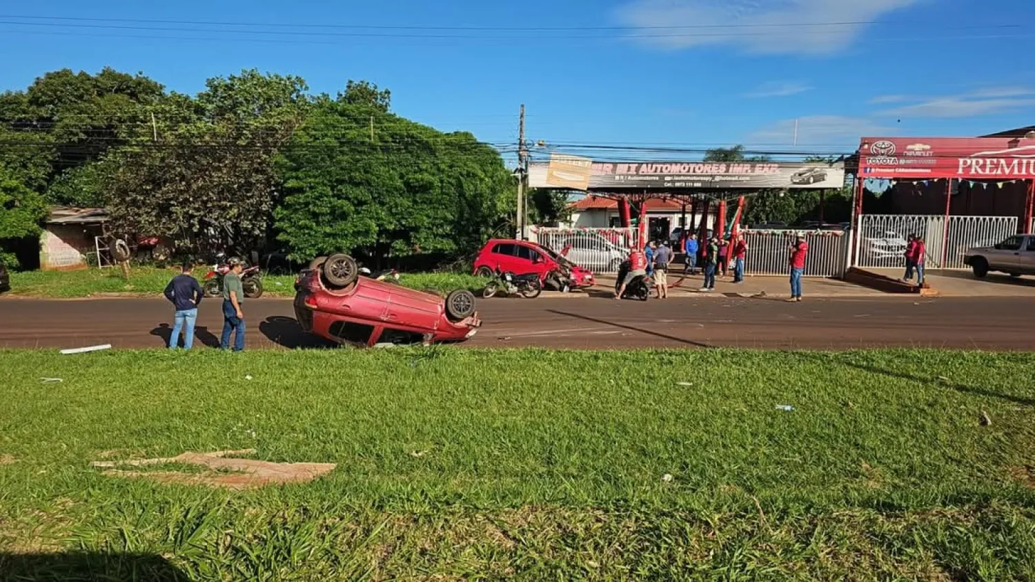 Distracción al volante provoca choque y vuelco en Pedro Juan Caballero