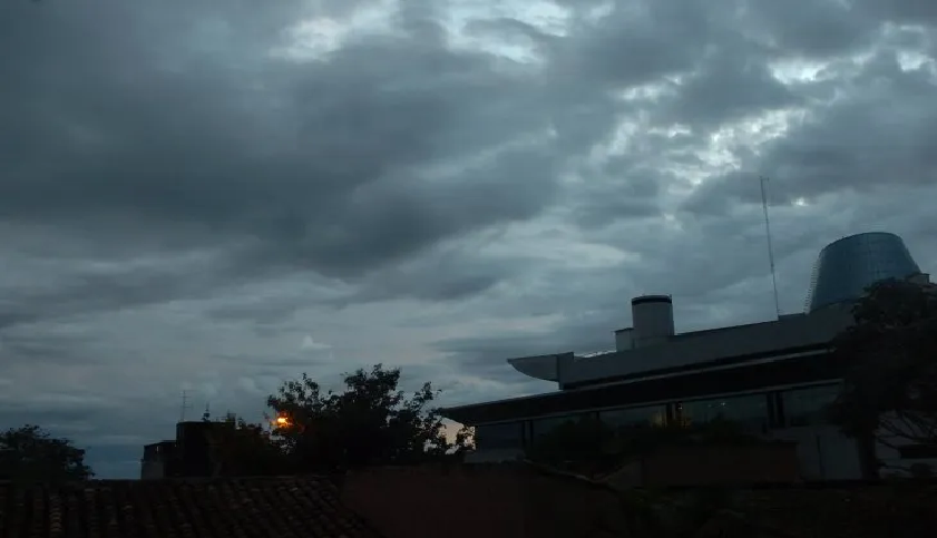 Meteorología prevé un jueves con clima fresco y lluvioso