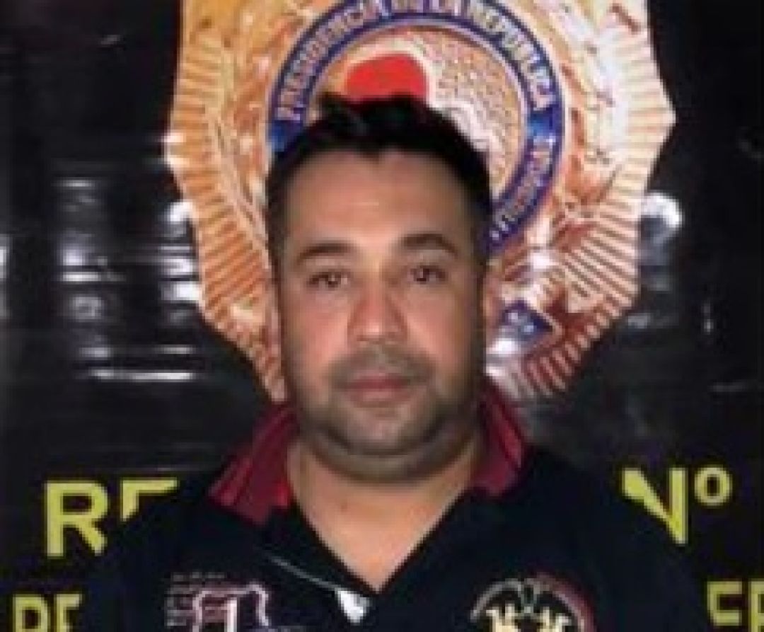 Policía acusado de narco ahora tiene prisión domiciliaria