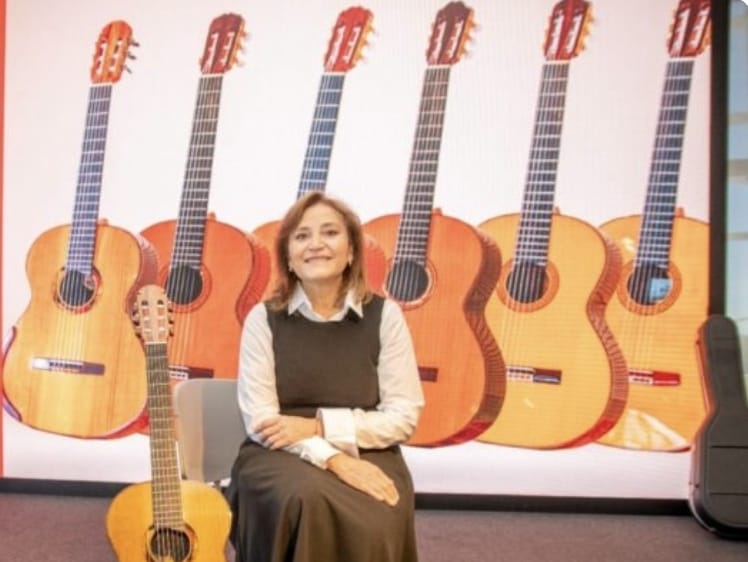Berta Rojas impulsará carrera de jóvenes guitarristas a través de una instrumentoteca