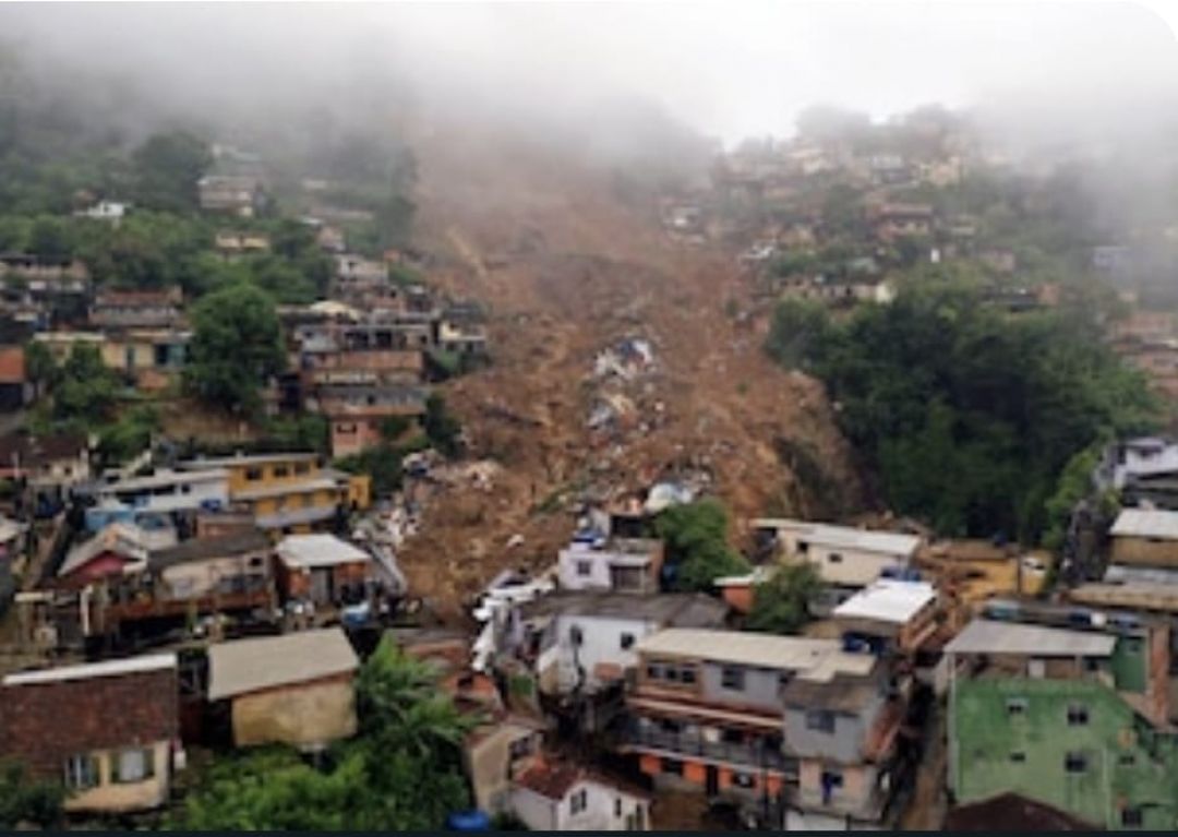 Tragedia por lluvias en Río de Janeiro supera el centenar de muertos
