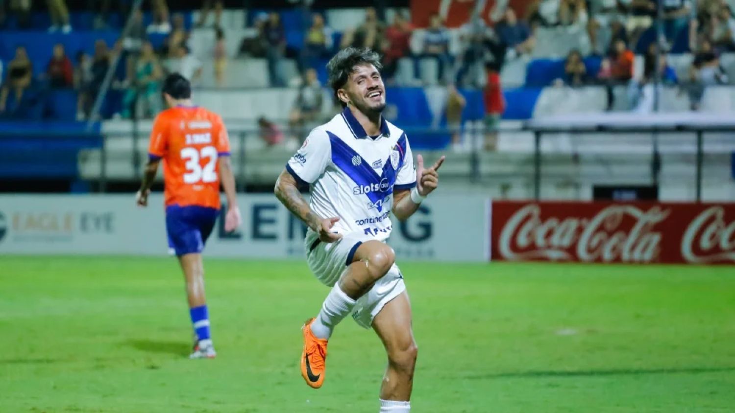 Ameliano golea al 2 de Mayo y se posiciona como escolta del Apertura