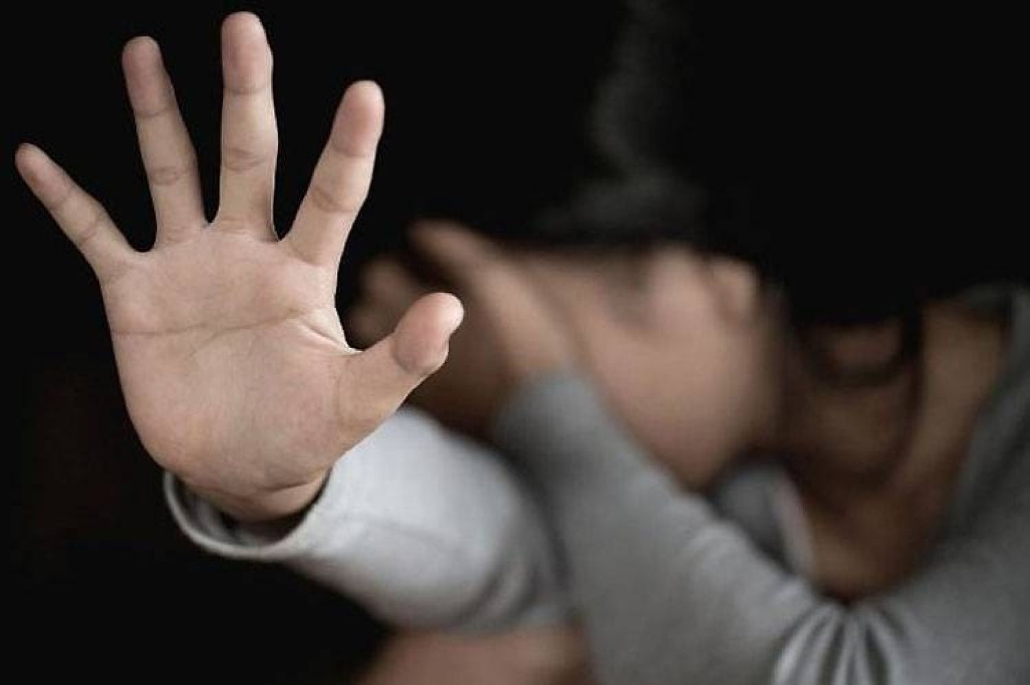 Madre denuncia a su padrastro por abusar de sus hijas de 8 y 11 años en Zanja Pytã