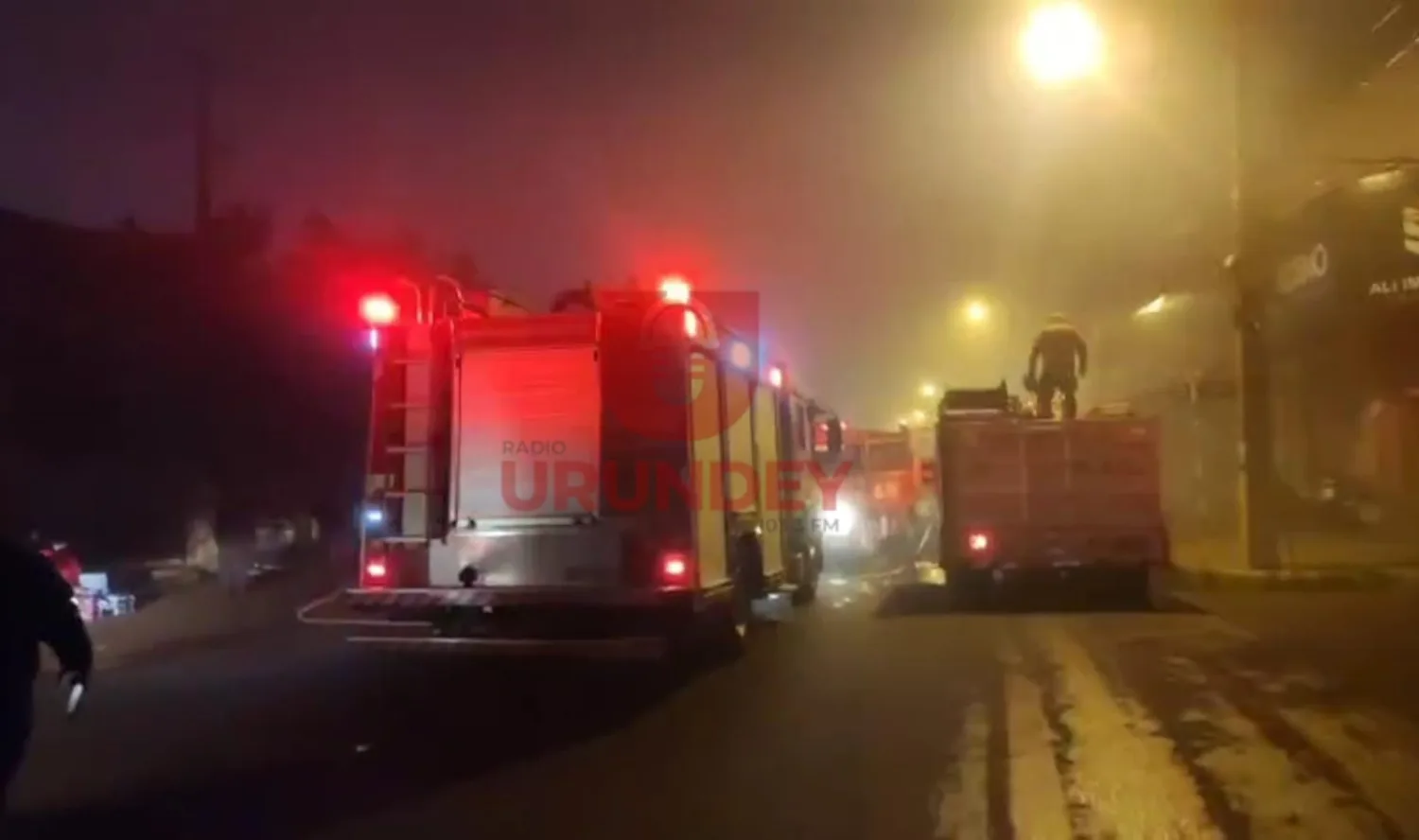 Incendio consume varias casillas en la línea internacional de Pedro Juan Caballero