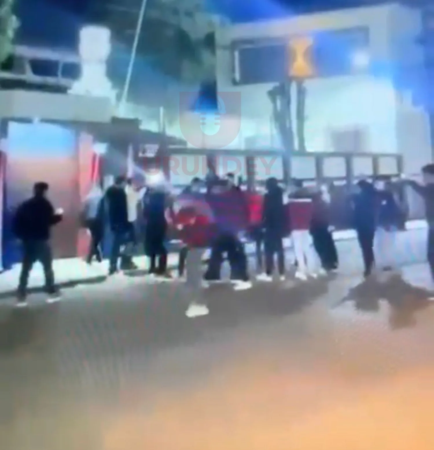 Denuncian acto vandálico y quema de insignia del Colegio Rosenstiel en Pedro Juan Caballero