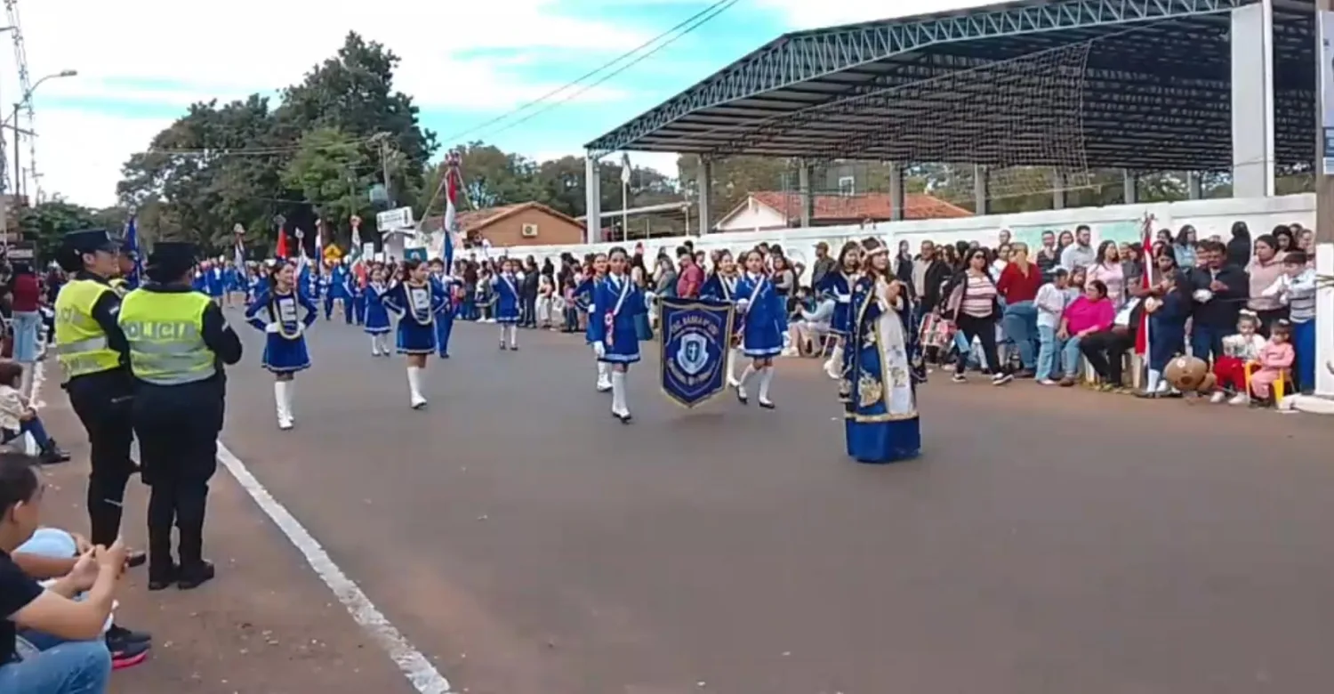 Emotivo desfile estudiantil llena de patriotismo las calles de Pedro Juan Caballero