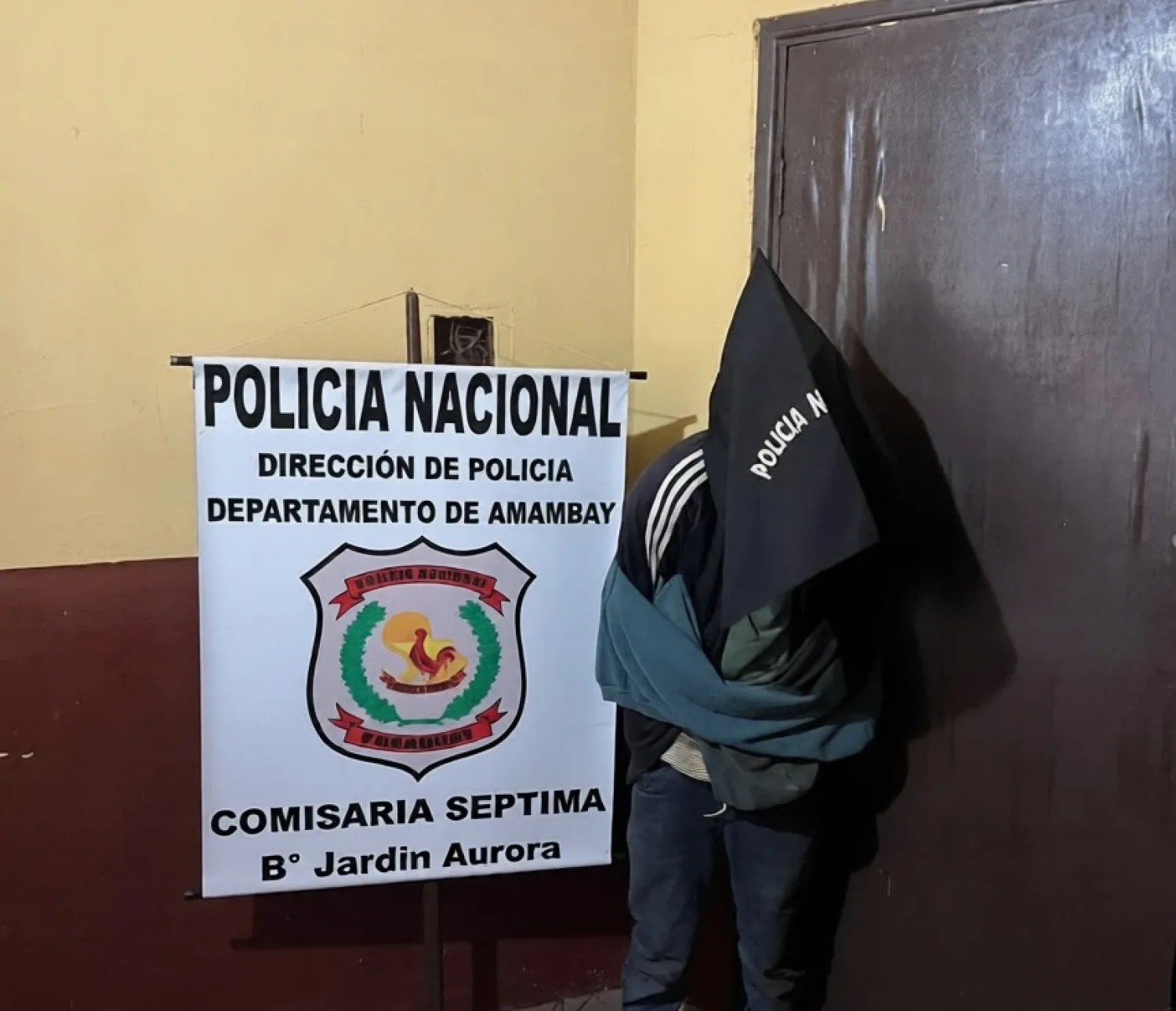 PJC: Detienen en flagrante a un joven por intentar hurtar accesorios de un camión