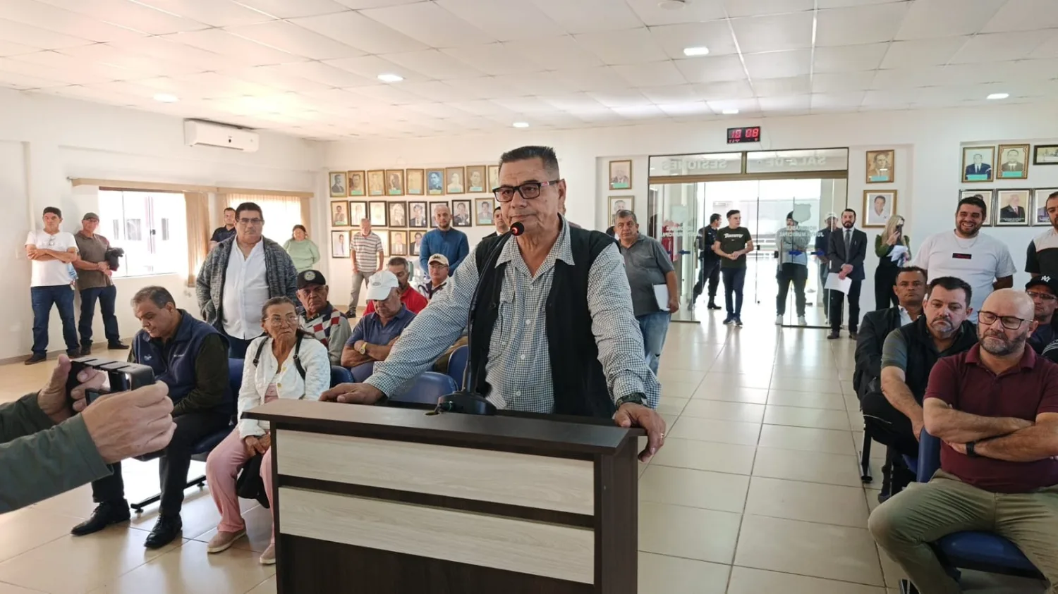 Taxistas y choferes de plataformas debaten regulación en Pedro Juan Caballero